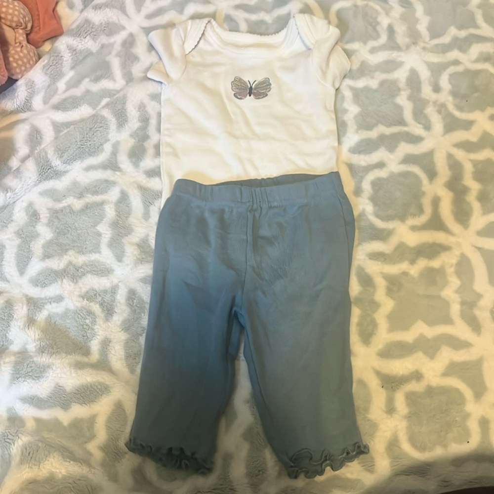 Carter’s baby girl outfit 3 month
